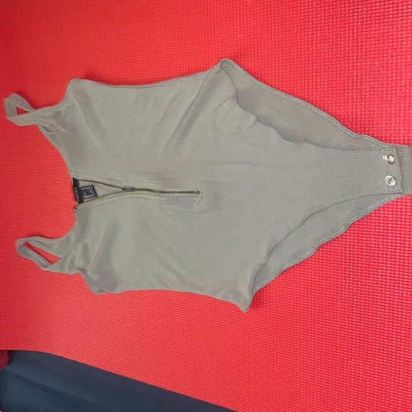 Pack of 3 Bodysuits FOREVER 21 / AMERICAN EAGLE / & Gap - Picture 9 of 11